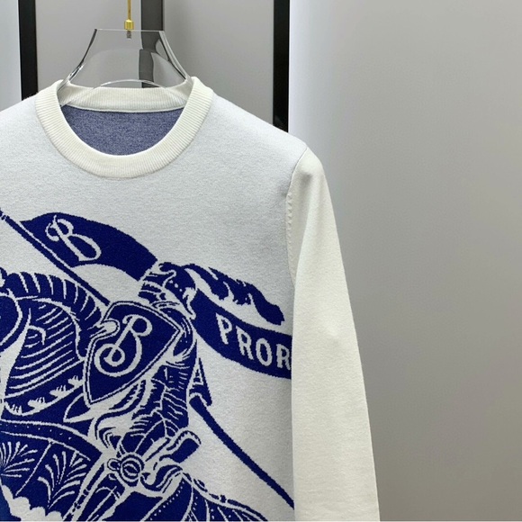 Burberry White and Blue Crewneck Sweater - Picture 5 of 9